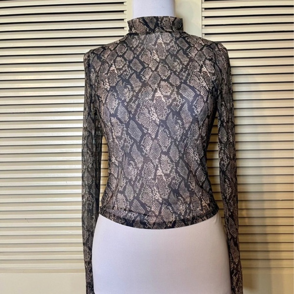 Wild Fable Snakeskin Sheer Stretch Long Sleeve Top size small